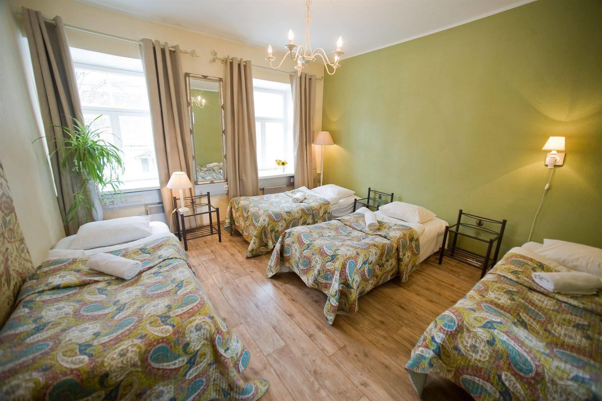 Oldhouse Hostel Tallinn Exterior photo