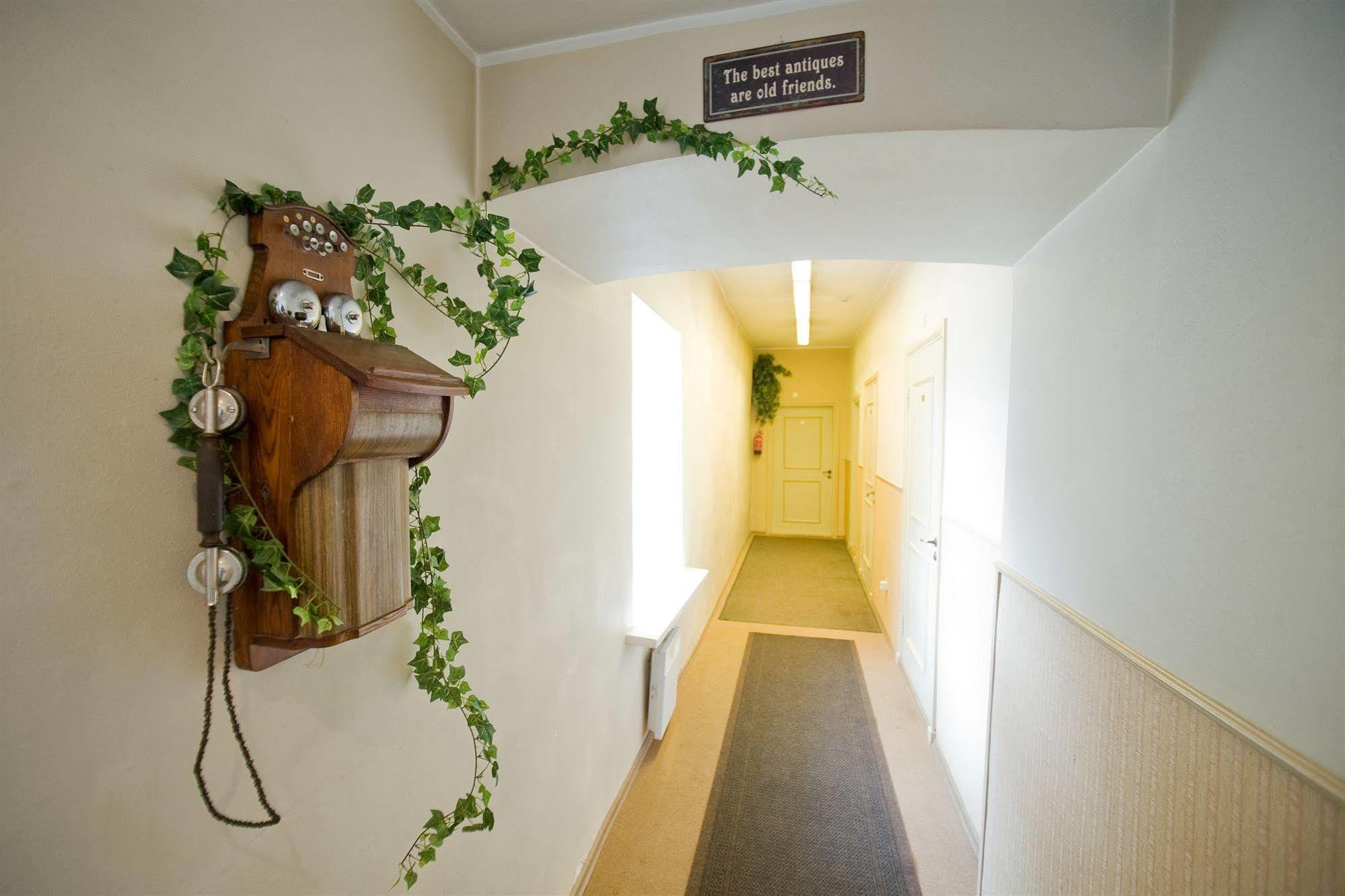 Oldhouse Hostel Tallinn Exterior photo